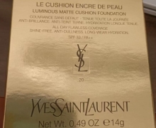 圣罗兰新明彩轻垫粉底液20的真假？YVES SAINT LAURENT